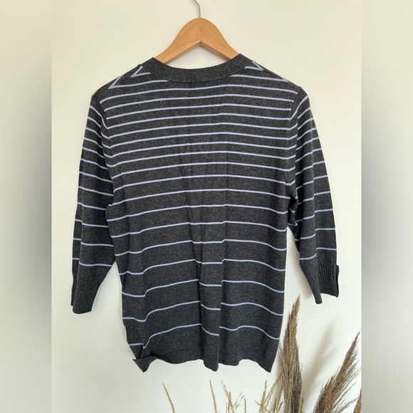 Les collection Mat Gray and blue Striped V-Neck Sweater size large - Picture 3 of 5